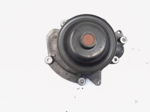 Gebruikte Waterpomp Mercedes ML II (164/4JG) 3.0 ML-280 CDI 4-Matic V6 24V Prijs € 30,00 Margeregeling aangeboden door GEJO Revisie & Onderdelen BV