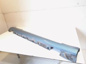 Gebruikte Sideskirt rechts Mercedes E (C207) E-350 CDI V6 24V Prijs € 30,00 Margeregeling aangeboden door GEJO Revisie & Onderdelen BV