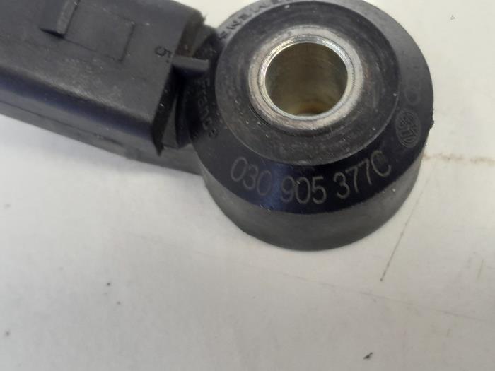 Pingelsensor van een Volkswagen Golf VI (5K1) 1.4 TSI 160 16V