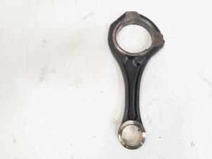 Gebruikte Drijfstang Mercedes ML II (164/4JG) 3.0 ML-280 CDI 4-Matic V6 24V Prijs € 45,00 Margeregeling aangeboden door GEJO Revisie & Onderdelen BV