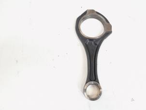 Gebruikte Drijfstang Mercedes ML II (164/4JG) 3.0 ML-280 CDI 4-Matic V6 24V Prijs € 45,00 Margeregeling aangeboden door GEJO Revisie & Onderdelen BV