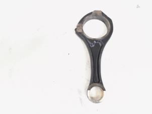 Gebruikte Drijfstang Mercedes ML II (164/4JG) 3.0 ML-280 CDI 4-Matic V6 24V Prijs € 45,00 Margeregeling aangeboden door GEJO Revisie & Onderdelen BV