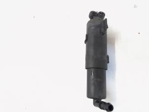 Gebruikte Koplamp Sproeier Audi A4 Avant (B8) 1.8 TFSI 16V Prijs € 10,00 Margeregeling aangeboden door GEJO Revisie & Onderdelen BV