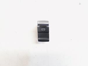 Gebruikte Handrem schakelaar Audi A4 Avant (B8) 1.8 TFSI 16V Prijs € 7,95 Margeregeling aangeboden door GEJO Revisie & Onderdelen BV