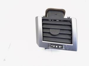 Gebruikte Luchtrooster Dashboard Landrover Range Rover Sport (LS) 2.7 TDV6 24V Prijs € 29,95 Margeregeling aangeboden door GEJO Revisie & Onderdelen BV