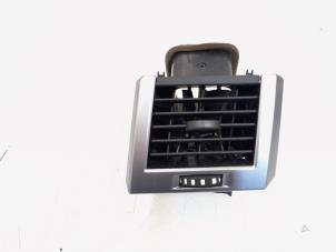 Gebruikte Luchtrooster Dashboard Landrover Range Rover Sport (LS) 2.7 TDV6 24V Prijs € 29,95 Margeregeling aangeboden door GEJO Revisie & Onderdelen BV