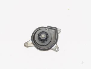 Waterpomp van een Volkswagen Scirocco (137/13AD) 1.4 TSI 122 16V 2011