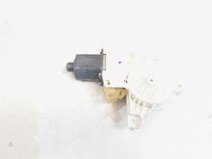 Gebruikte Motor electrisch raam Mercedes ML II (164/4JG) 3.0 ML-280 CDI 4-Matic V6 24V Prijs € 9,99 Margeregeling aangeboden door GEJO Revisie & Onderdelen BV