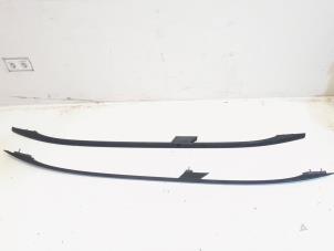 Gebruikte Dakrail set Mercedes ML II (164/4JG) 3.0 ML-280 CDI 4-Matic V6 24V Prijs € 175,00 Margeregeling aangeboden door GEJO Revisie & Onderdelen BV