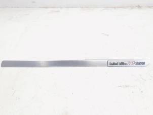 Gebruikte Sierlijst Volkswagen Golf V (1K1) 2.0 GTI 16V Prijs € 75,00 Margeregeling aangeboden door GEJO Revisie & Onderdelen BV