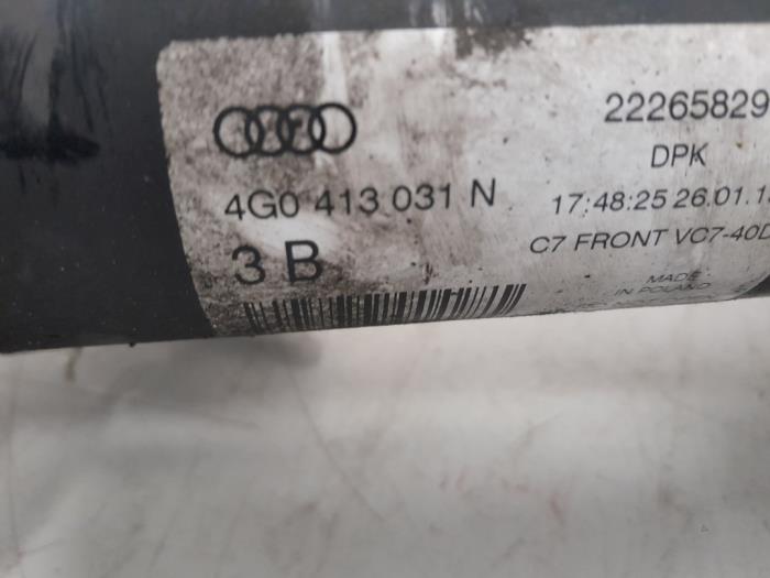 Schokbreker rechts-voor van een Audi A6 (C7) 2.0 TDI 16V 2015