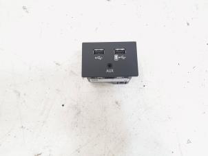 Gebruikte AUX/USB aansluiting Audi A6 (C7) 2.0 TDI 16V Prijs € 199,99 Margeregeling aangeboden door GEJO Revisie & Onderdelen BV