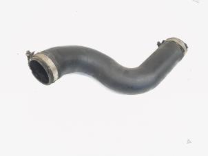 Gebruikte Intercooler Slang Audi A4 Avant (B8) 2.0 TDI 16V Prijs € 9,00 Margeregeling aangeboden door GEJO Revisie & Onderdelen BV