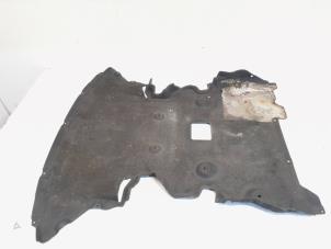 Gebruikte Bodem beschermplaat BMW X1 (E84) sDrive 20d 2.0 16V Prijs € 85,00 Margeregeling aangeboden door GEJO Revisie & Onderdelen BV