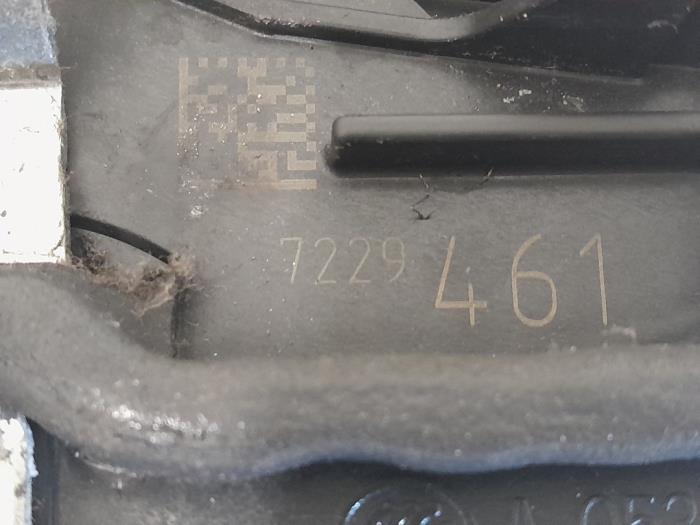 Deurslot Mechaniek 4Deurs links-voor van een BMW X1 (E84) sDrive 20d 2.0 16V 2010