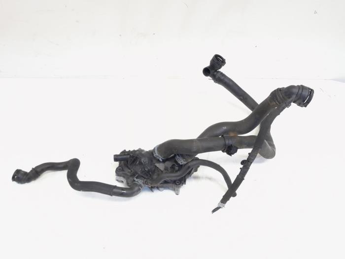 Gebruikte Waterpomp Volkswagen Golf VII (AUA) 1.0 TSI 12V Prijs € 20,00 Margeregeling aangeboden door GEJO Revisie & Onderdelen BV