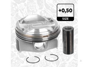 Nieuwe Zuiger Peugeot 3008 II (M4/MC/MJ/MR) 1.2 12V e-THP PureTech 130 Prijs € 143,08 Inclusief btw aangeboden door GEJO Revisie & Onderdelen BV