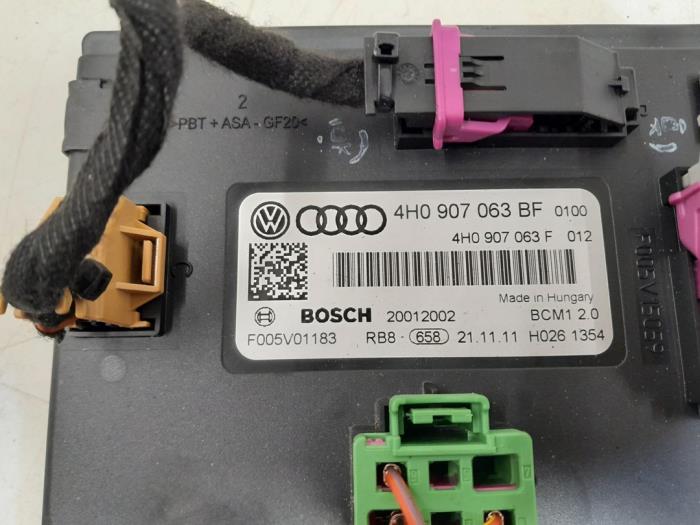 Computer Body Control van een Audi A6 Avant (C7) 3.0 V6 24V TFSI Quattro 2011