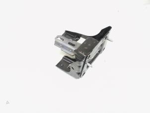 Gebruikte Motorsteun Peugeot 208 I (CA/CC/CK/CL) 1.2 Vti 12V PureTech Prijs € 13,00 Margeregeling aangeboden door GEJO Revisie & Onderdelen BV