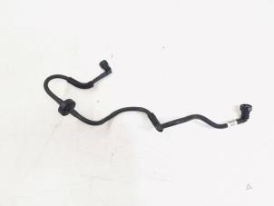 Gebruikte Brandstofleiding Peugeot 208 I (CA/CC/CK/CL) 1.2 Vti 12V PureTech Prijs € 6,00 Margeregeling aangeboden door GEJO Revisie & Onderdelen BV