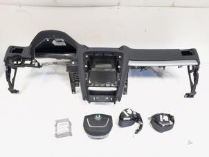 Gebruikte Airbag set + dashboard Skoda Octavia Combi (1Z5) 1.8 TSI 16V Prijs € 475,95 Margeregeling aangeboden door GEJO Revisie & Onderdelen BV