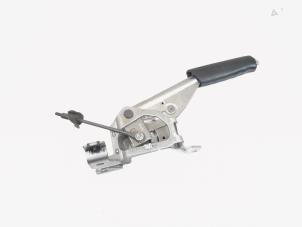 Gebruikte Handrem Mechaniek Skoda Octavia Combi (1Z5) 1.8 TSI 16V Prijs € 14,00 Margeregeling aangeboden door GEJO Revisie & Onderdelen BV