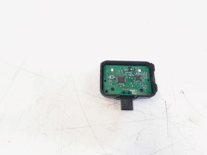 Sensor regen van een Skoda Octavia Combi (1Z5) 1.8 TSI 16V 2011