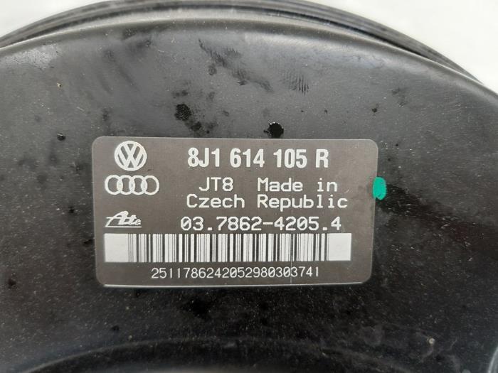 Rembooster van een Audi TT (8J3) 1.8 TFSI 16V 2010