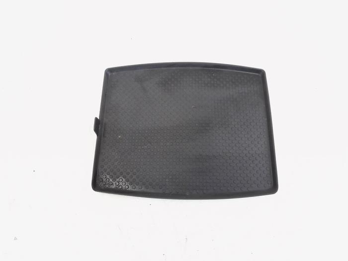 Gebruikte Diversen Volkswagen Tiguan (AD1) 2.0 TDI 16V BlueMotion Technology SCR Prijs € 3,00 Margeregeling aangeboden door GEJO Revisie & Onderdelen BV