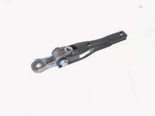 Gebruikte Motorrubber Volkswagen Tiguan (AD1) 2.0 TDI 16V BlueMotion Technology SCR Prijs € 14,00 Margeregeling aangeboden door GEJO Revisie & Onderdelen BV