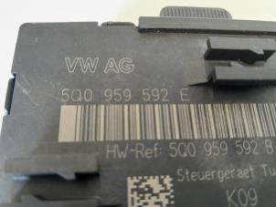 Gebruikte Deur module Volkswagen Tiguan (AD1) 2.0 TDI 16V BlueMotion Technology SCR Prijs € 7,00 Margeregeling aangeboden door GEJO Revisie & Onderdelen BV