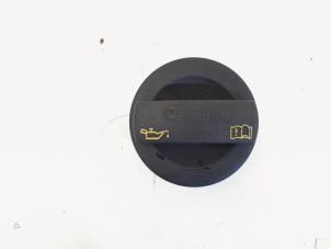 Gebruikte Oliedop Audi A4 Avant (B8) 3.0 TDI 245 V6 24V Quattro Prijs € 9,00 Margeregeling aangeboden door GEJO Revisie & Onderdelen BV