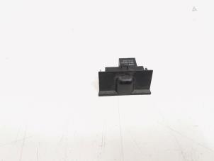 Gebruikte Lichtsensor Audi A4 Avant (B8) 3.0 TDI 245 V6 24V Quattro Prijs € 9,00 Margeregeling aangeboden door GEJO Revisie & Onderdelen BV