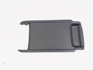 Gebruikte Armleuning Audi A3 Limousine (8VS/8VM) 1.0 TFSI 12V Prijs € 10,00 Margeregeling aangeboden door GEJO Revisie & Onderdelen BV