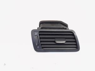 Gebruikte Luchtrooster Dashboard Volkswagen Passat CC (357) 1.8 TSI 16V Prijs € 9,00 Margeregeling aangeboden door GEJO Revisie & Onderdelen BV