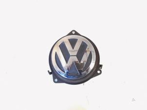 Gebruikte Achterklep Handgreep Volkswagen Passat CC (357) 1.8 TSI 16V Prijs € 19,00 Margeregeling aangeboden door GEJO Revisie & Onderdelen BV
