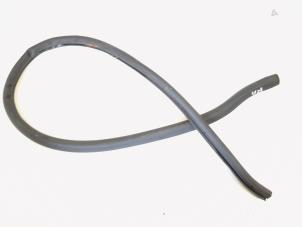 Gebruikte Deurrubber 4Deurs rechts-achter Volkswagen Passat CC (357) 1.8 TSI 16V Prijs € 10,00 Margeregeling aangeboden door GEJO Revisie & Onderdelen BV