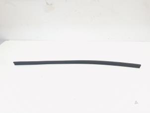 Gebruikte Motorkaprubber Audi A4 Avant (B8) 2.0 TDI 16V Prijs € 4,00 Margeregeling aangeboden door GEJO Revisie & Onderdelen BV