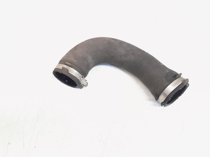 Gebruikte Intercooler Slang Audi A4 Avant (B8) 2.0 TDI 16V Prijs € 9,00 Margeregeling aangeboden door GEJO Revisie & Onderdelen BV