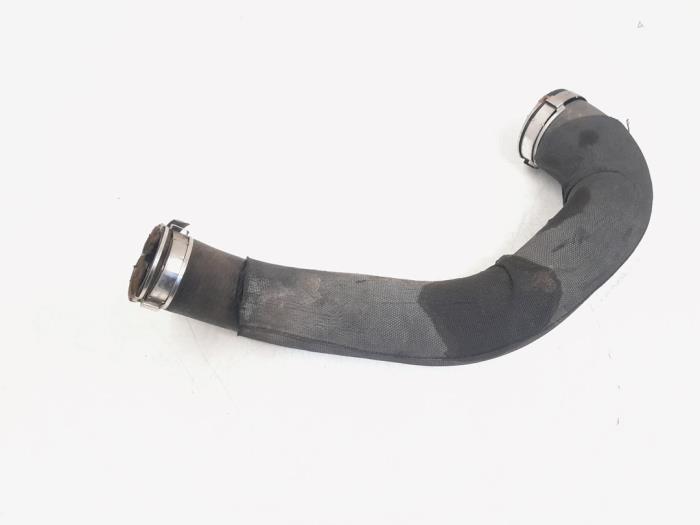 Gebruikte Intercooler Slang Audi A4 Avant (B8) 2.0 TDI 16V Prijs € 9,50 Margeregeling aangeboden door GEJO Revisie & Onderdelen BV