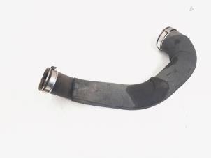 Gebruikte Intercooler Slang Audi A4 Avant (B8) 2.0 TDI 16V Prijs € 9,50 Margeregeling aangeboden door GEJO Revisie & Onderdelen BV