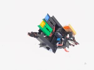 Gebruikte Relais Houder Audi A4 Avant (B8) 2.0 TDI 16V Prijs € 19,00 Margeregeling aangeboden door GEJO Revisie & Onderdelen BV