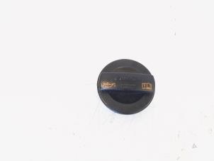 Gebruikte Oliedop Audi A4 Avant (B8) 2.0 TDI 16V Prijs € 8,00 Margeregeling aangeboden door GEJO Revisie & Onderdelen BV