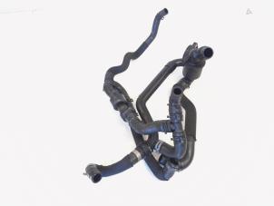 Gebruikte Thermostaathuis Audi A4 Avant (B8) 2.0 TDI 16V Prijs € 24,00 Margeregeling aangeboden door GEJO Revisie & Onderdelen BV