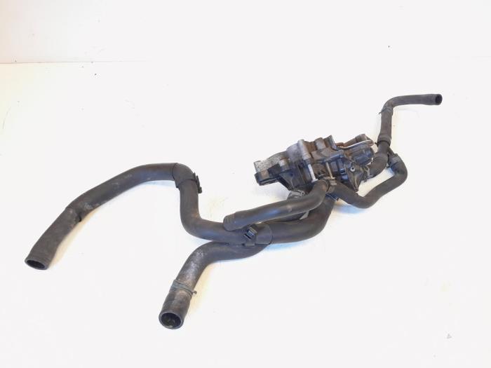Gebruikte Waterpomp Audi A3 Sportback (8VA/8VF) 1.4 TFSI ACT Ultra 16V Prijs € 60,00 Margeregeling aangeboden door GEJO Revisie & Onderdelen BV