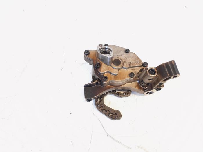 Oliepomp van een Volkswagen Golf VI Cabrio (1K) 1.4 TSI 160 16V 2013