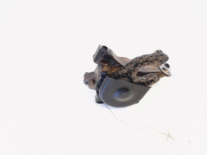 Oliepomp van een Volkswagen Golf VI Cabrio (1K) 1.4 TSI 160 16V 2013