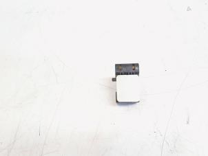 Gebruikte Airbag Sensor BMW X1 (E84) sDrive 18d 2.0 16V Prijs € 5,99 Margeregeling aangeboden door GEJO Revisie & Onderdelen BV