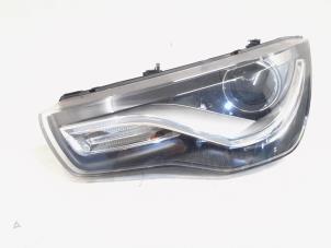 Gebruikte Koplamp links Audi A1 (8X1/8XK) 1.2 TFSI Prijs € 310,00 Margeregeling aangeboden door GEJO Revisie & Onderdelen BV