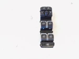 Gebruikte Combischakelaar ramen Lynk &amp; Co 01 1.5 PHEV Prijs € 74,00 Margeregeling aangeboden door GEJO Revisie & Onderdelen BV